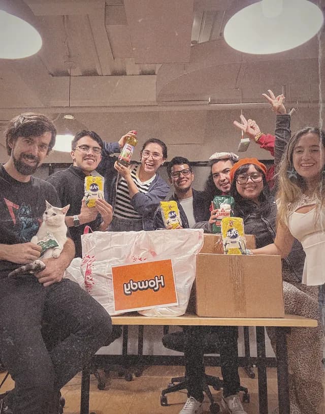 Equipe da Howdy compartilhando momentos juntos